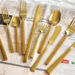 Matt goldenes Besteck